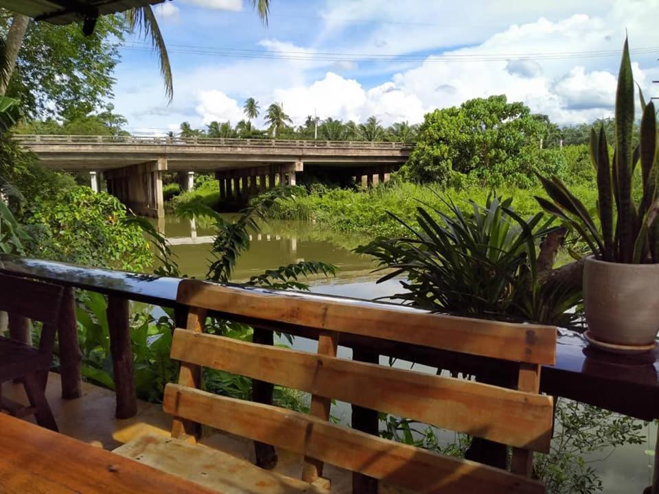 Suankafae Resort สวนกาแฟรีสอร์ท Surat Thani Exteriér fotografie